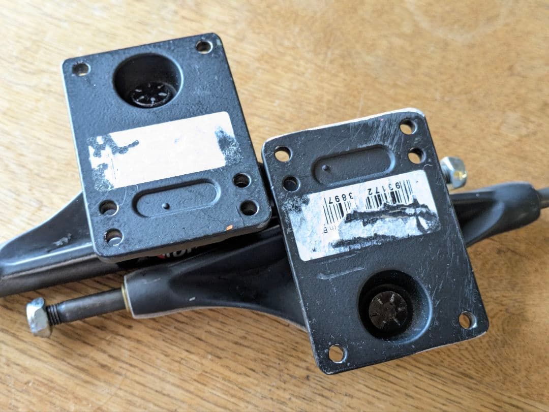 INDEPENDENT スケートボード トラック Evan Smith