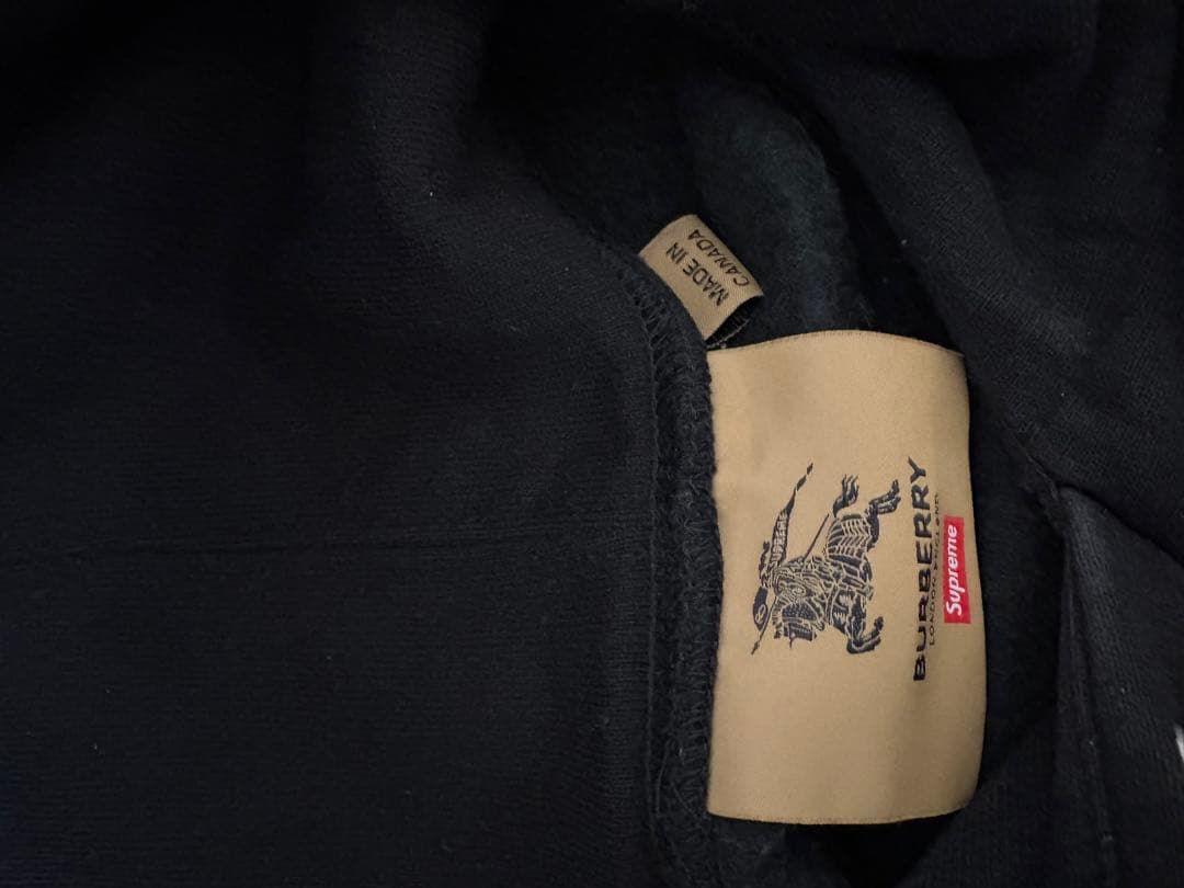 Supreme×Burberryパーカー