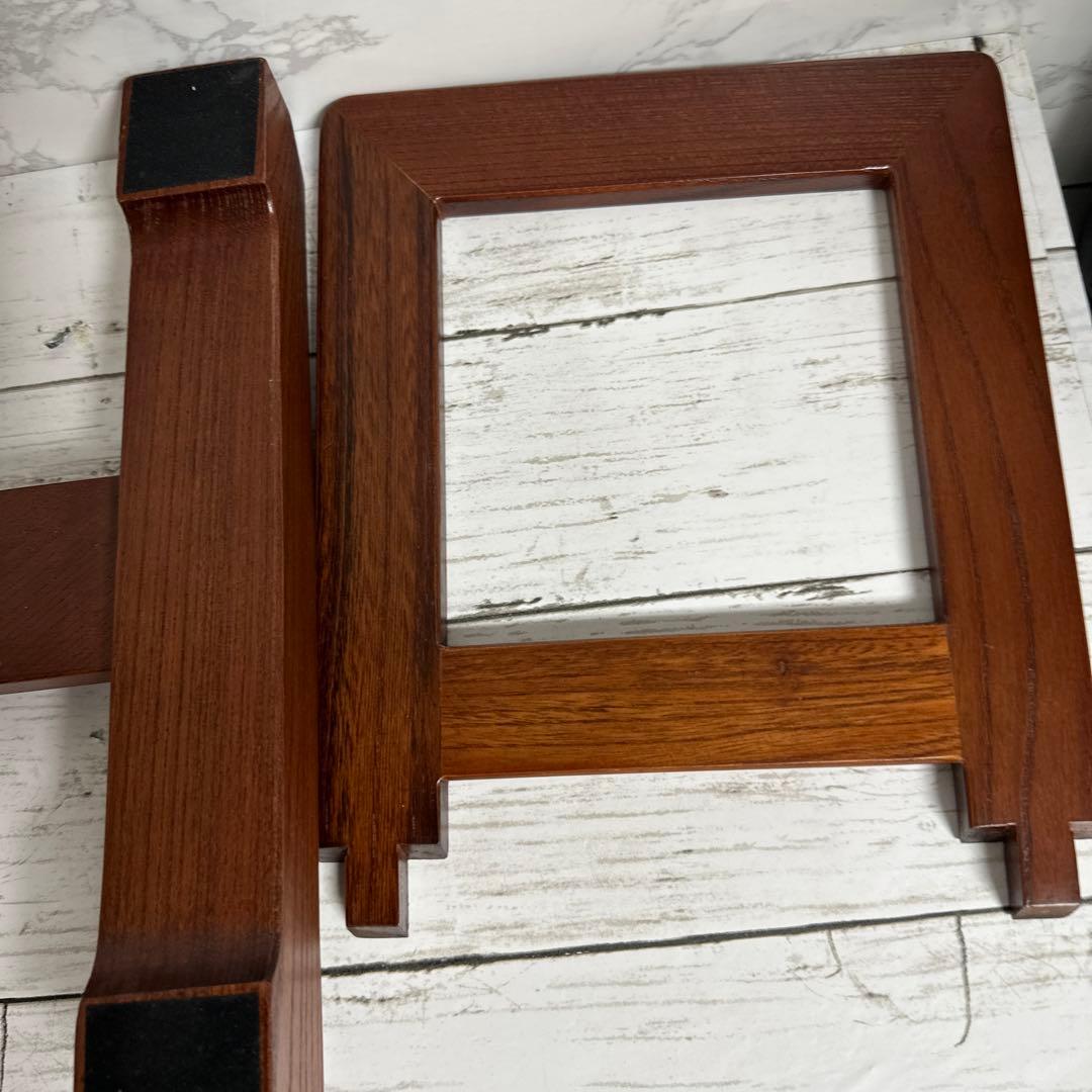 新品、皿立て、、高さ、25.センチ。