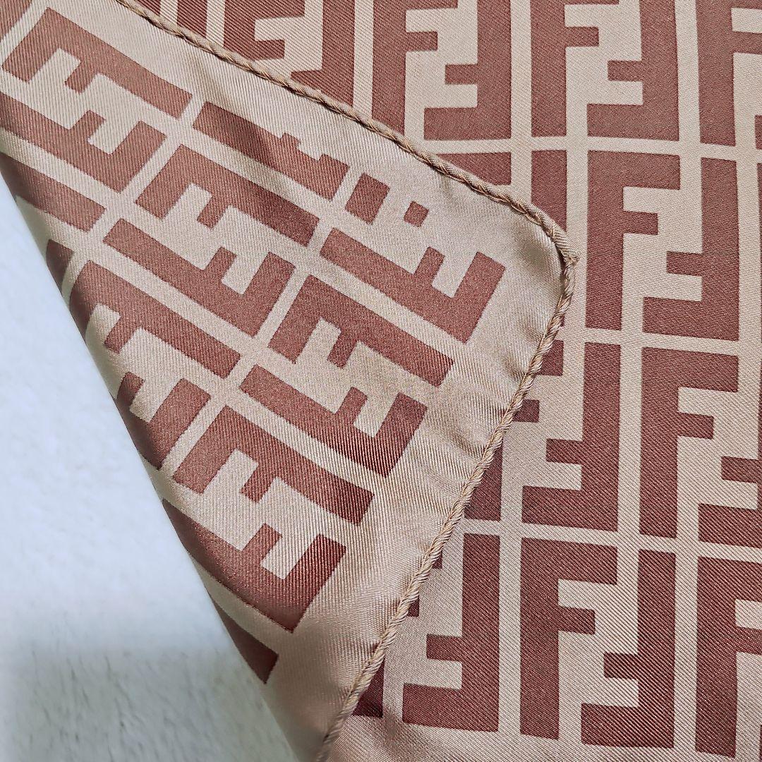 ✳️ランチャン　FENDI　大判正方形　シルクスカーフ　ズッカ柄
