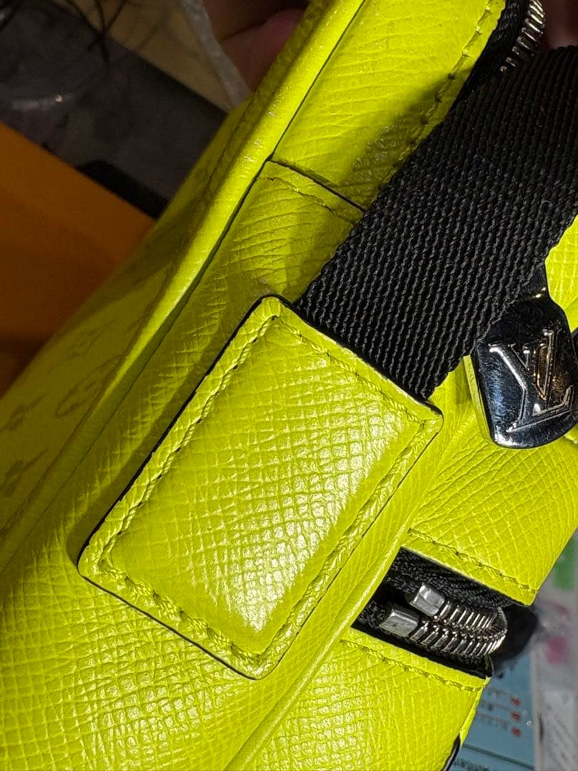 ルイヴィトン　タイガラマ　アウトドアメッセンジャーPM M30239