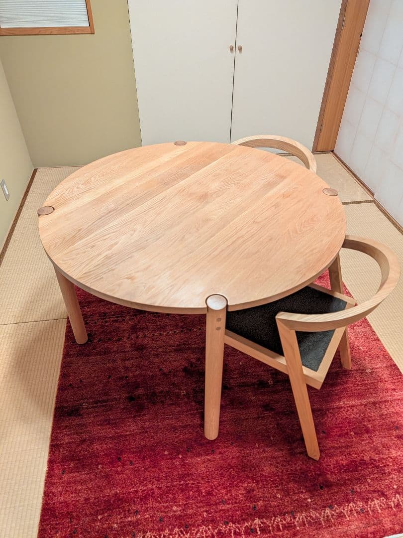 オーク無垢　ラウンドテーブル　ダイニングテーブルφ1100