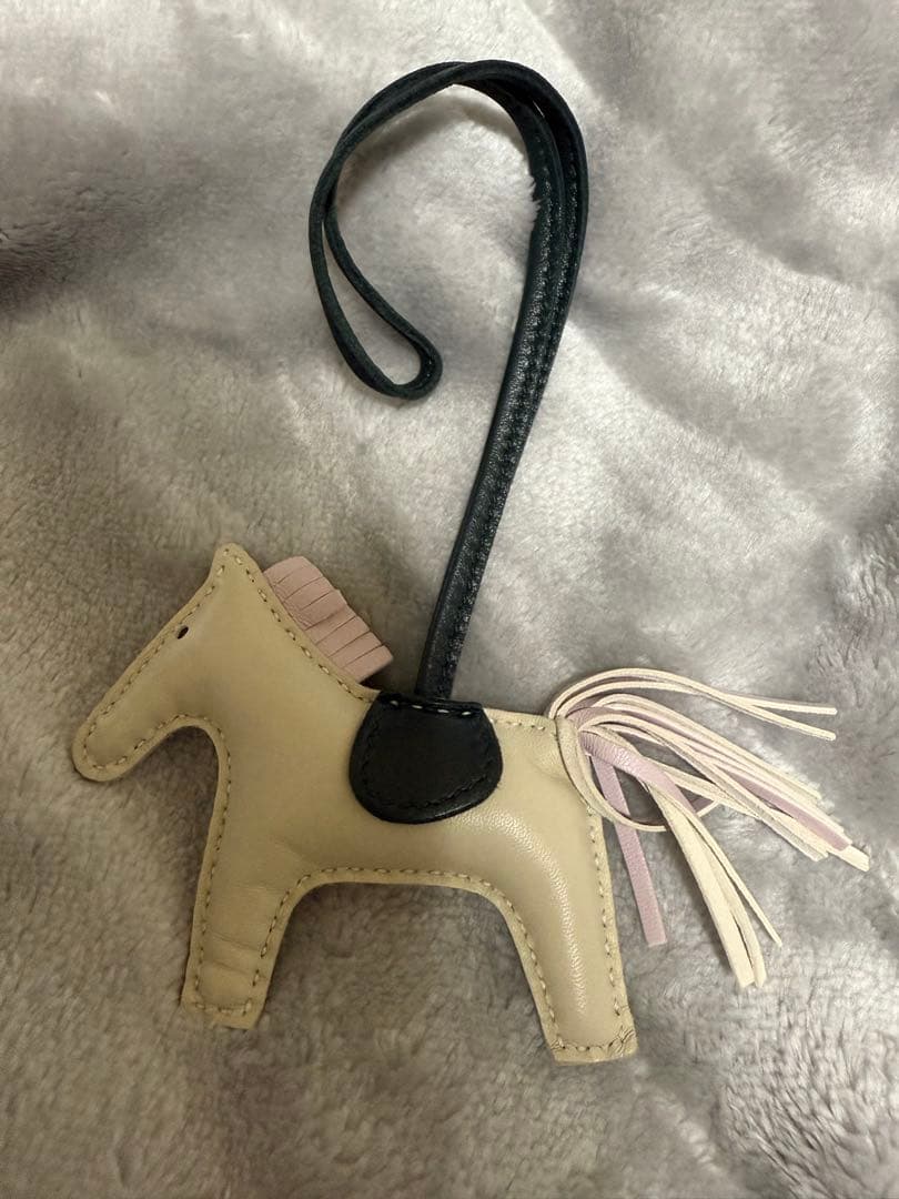 HERMES ロデオチャーム　ＰＭ