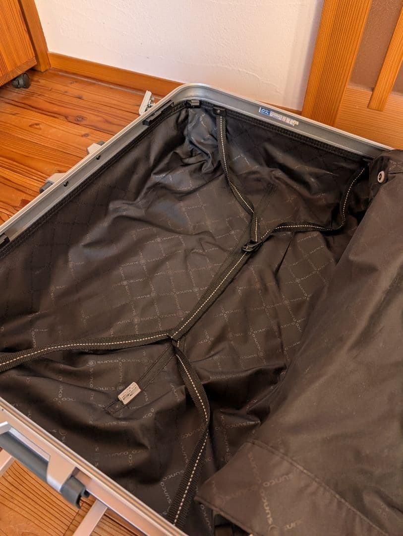 sunco 極軽キャリーケース　大型スーツケース