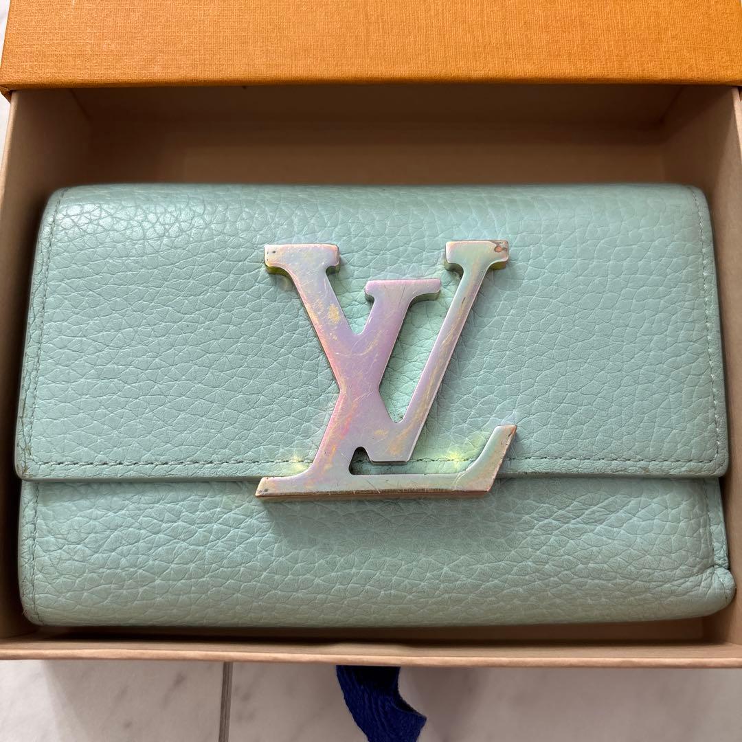 M82147/カプシーヌ三つ折り財布