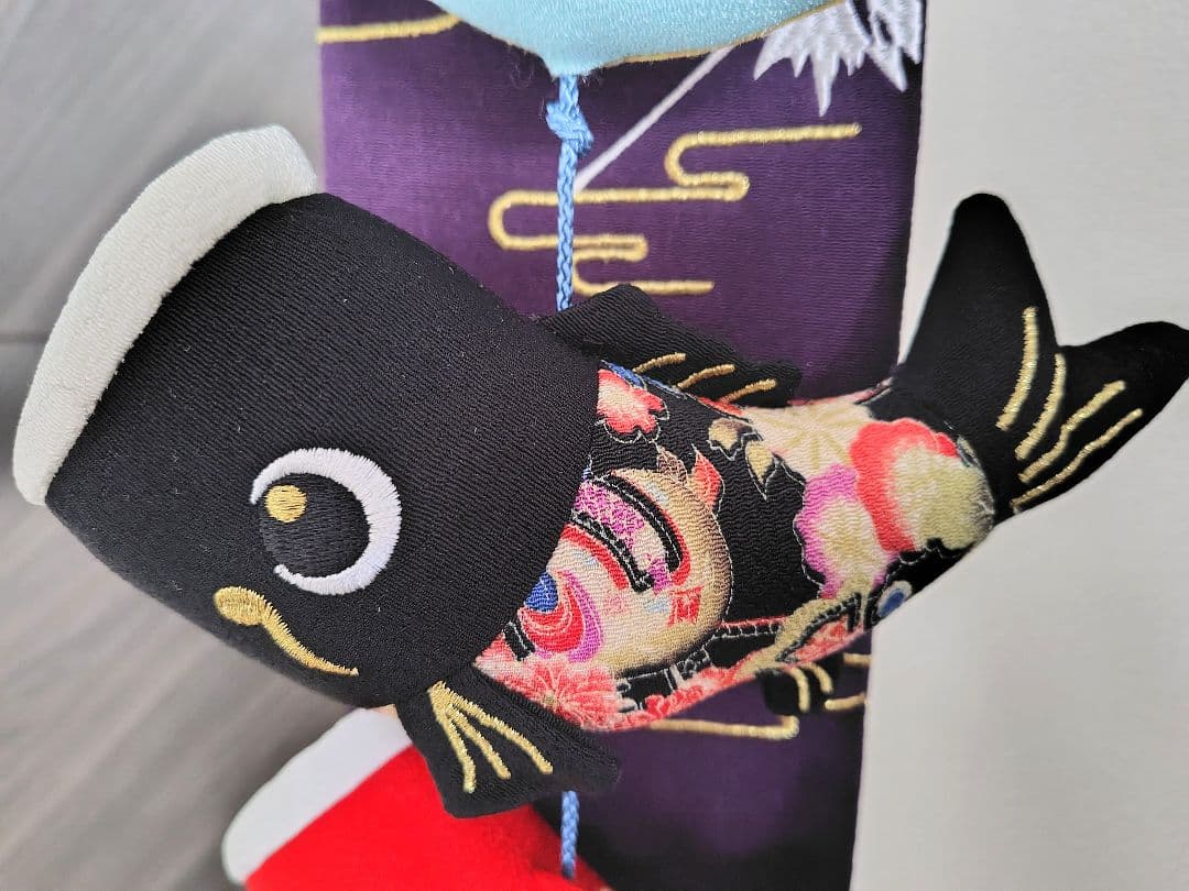 新品✨️室内用吊り飾りの鯉のぼり②小✨️ちりめん細工✕金糸刺繍が豪華でお洒落✨️