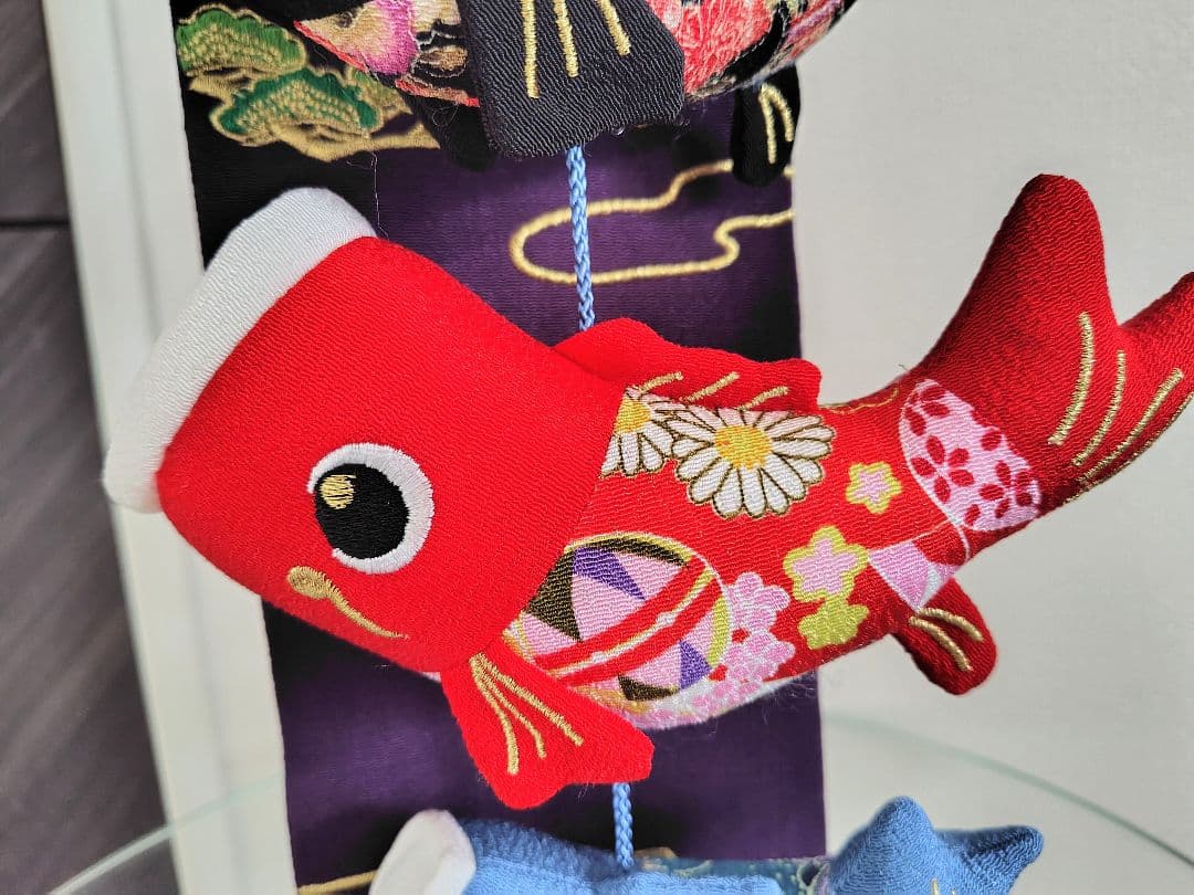 新品✨️室内用吊り飾りの鯉のぼり②小✨️ちりめん細工✕金糸刺繍が豪華でお洒落✨️