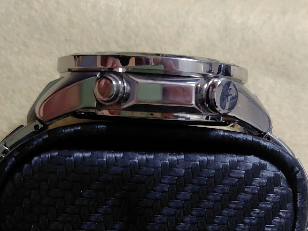 EDIFICE Tough Solar Bluetooth クロノグラフ