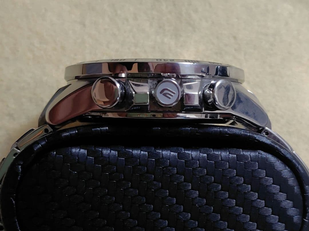EDIFICE Tough Solar Bluetooth クロノグラフ
