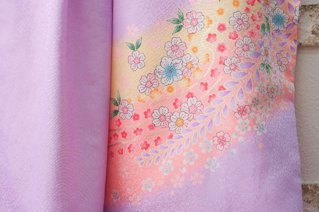 紫の花柄着物