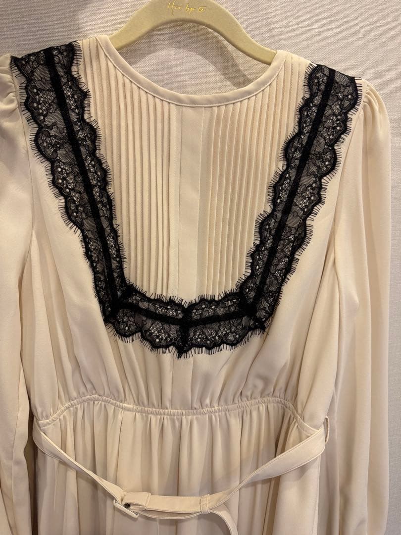 即配送　Rosaline LaceTrimmed Dress