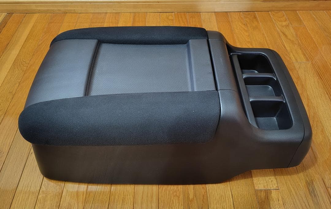 よっちゃん　キャラバン GRANDプレミアムGX 純正センターコンソール