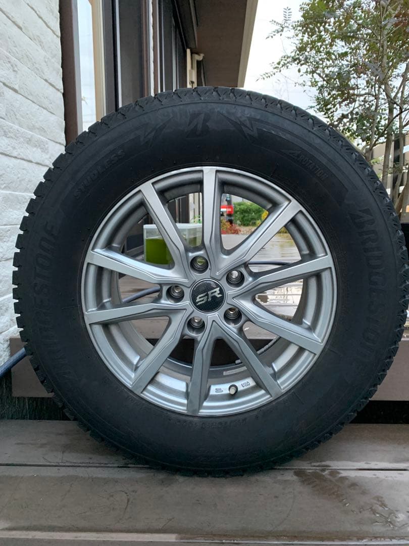 ブリザック16インチ DM-V3 スタッドレス　【中古品】