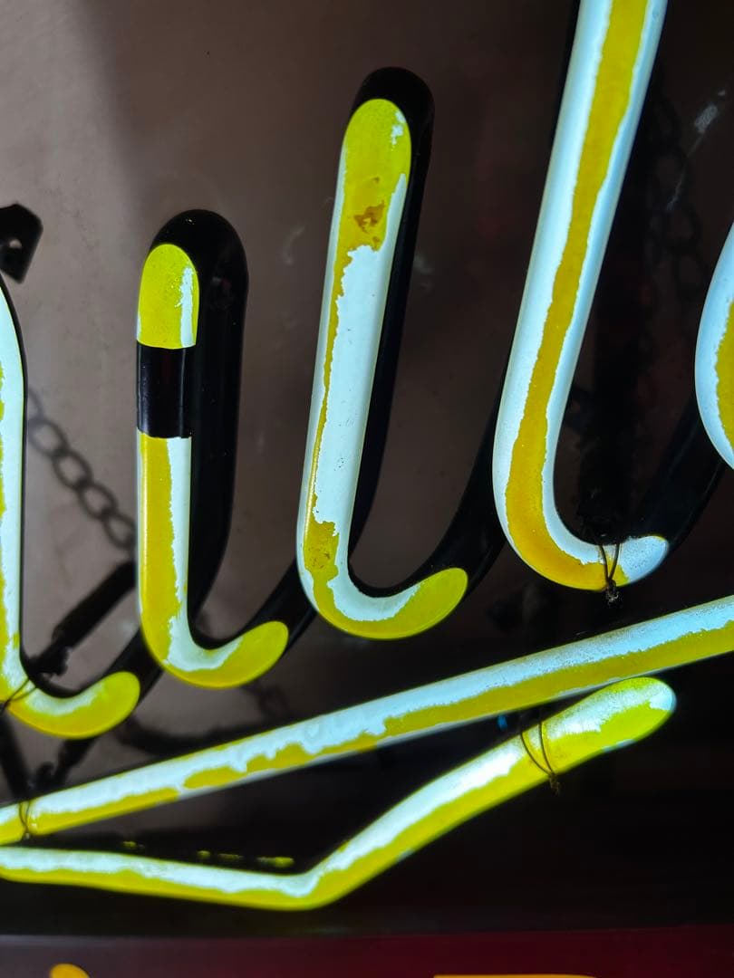 ミラー・ジェニュインドラフトのネオン管