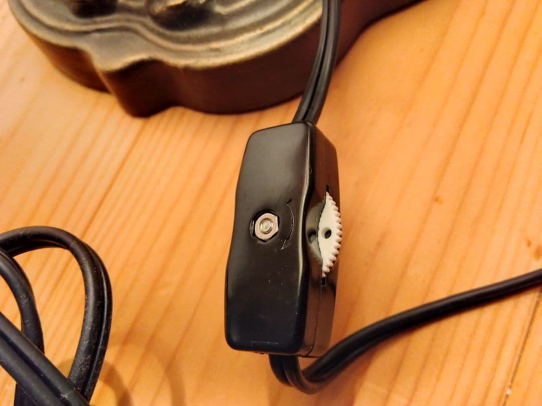 ★ティファニー調ランプ　ステンドグラス　テーブルランプ