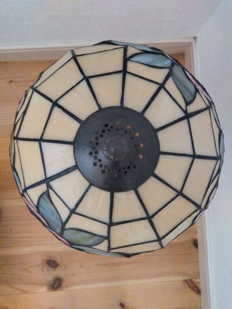 ★ティファニー調ランプ　ステンドグラス　テーブルランプ