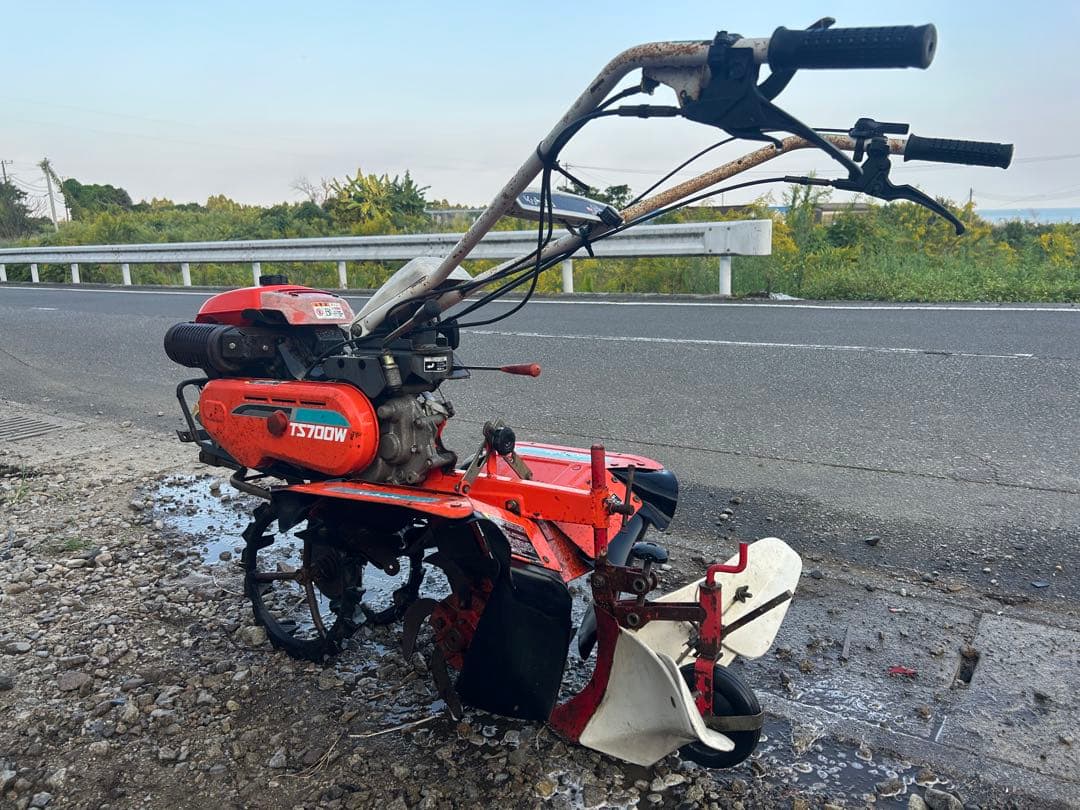宮崎　クボタ 管理機 TS700W 培土器付 正逆転　耕運機 6.2馬力　畝立て