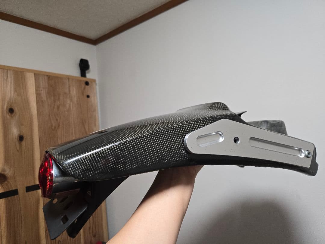 Vmax OVER RACING カーボンリアフェンダー