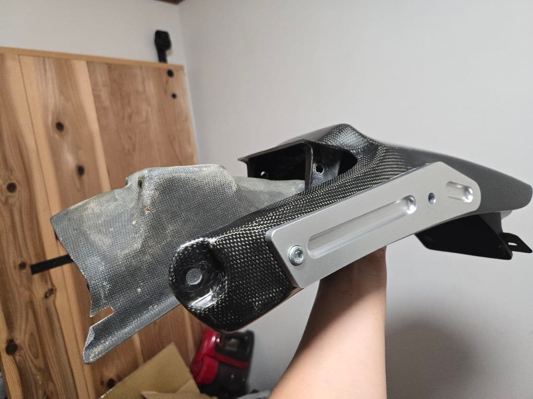 Vmax OVER RACING カーボンリアフェンダー