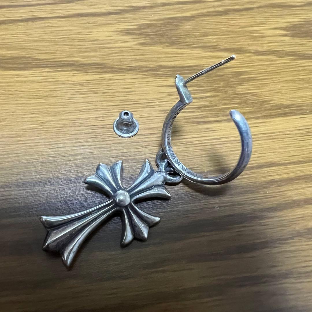 Chrome Hearts シルバー クロスピアス