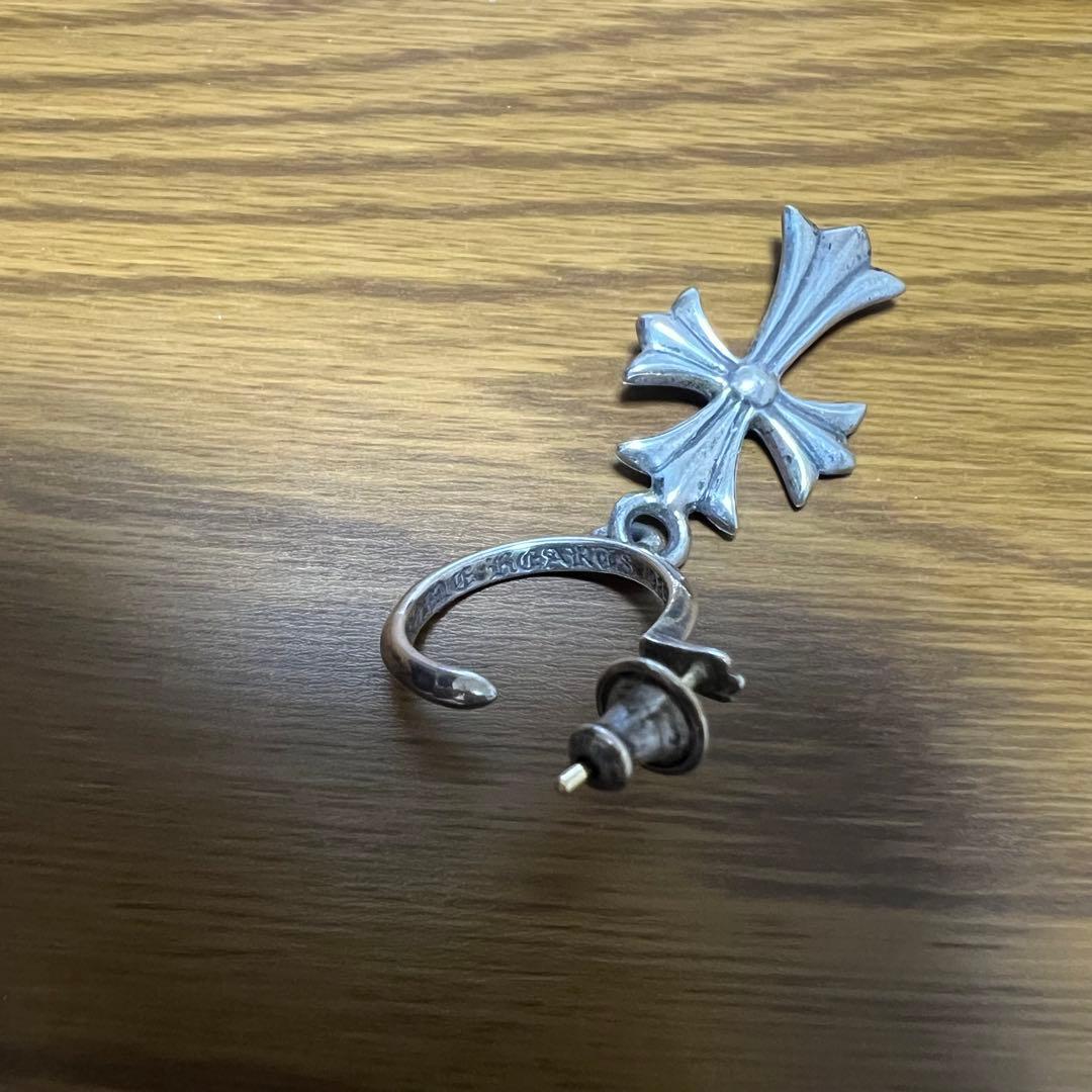 Chrome Hearts シルバー クロスピアス