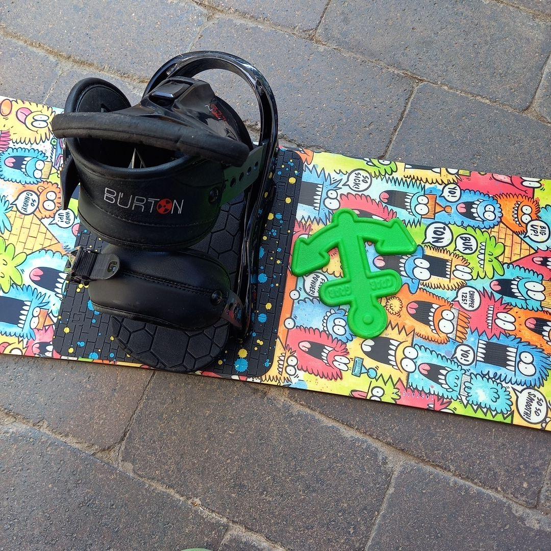 BURTON スノーボード カラフルデザイン　キッズ