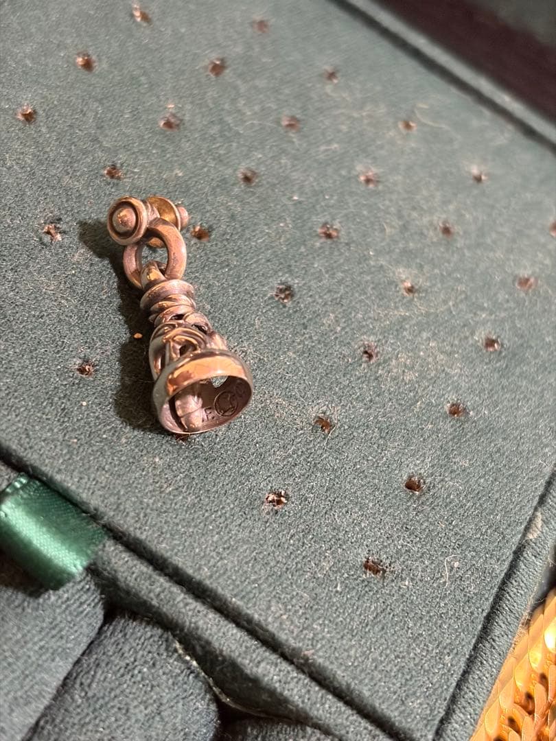 ネ*ト様 【証明書付き】　ロンワンズ　スモールドーヴベルピアス