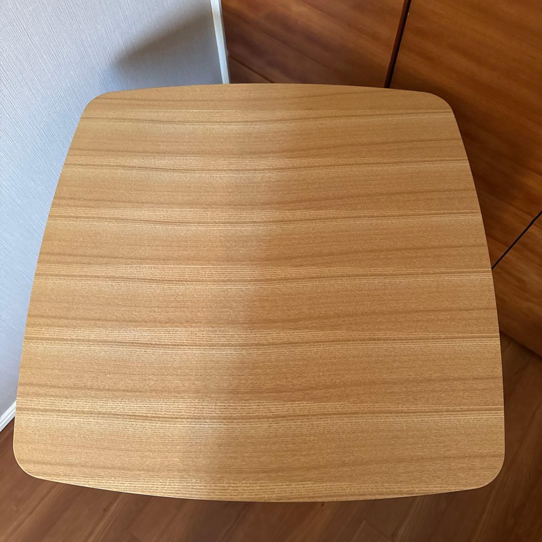木製カフェテーブル シンプルデザイン　一人暮らし