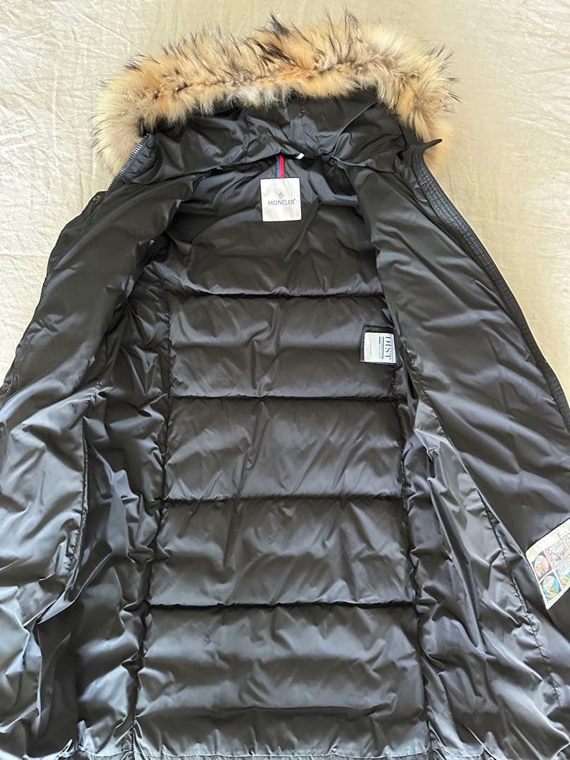 女性用【中古美品】Moncler ダウンジャケット　2