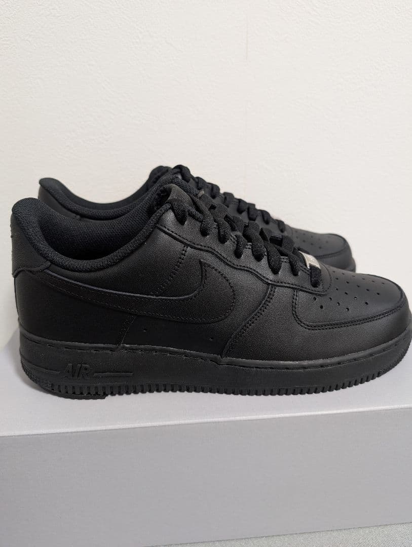 NIKE エアフォース1 メンズ ブラック 28cm