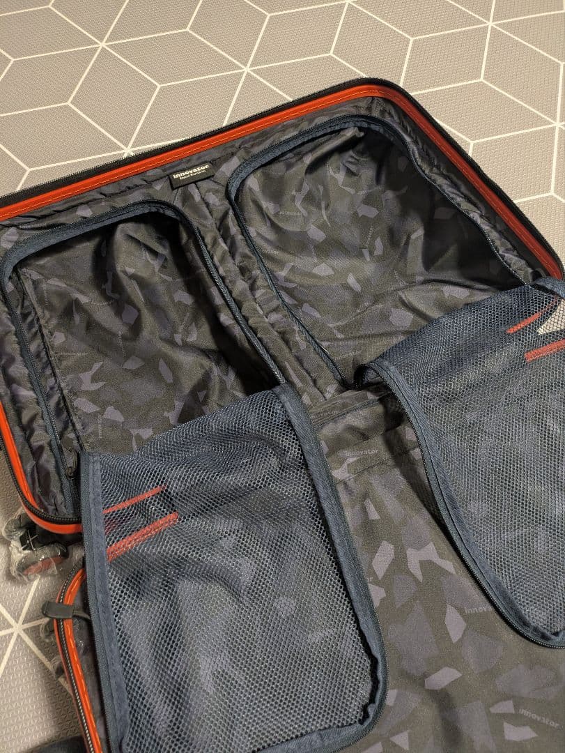 イノベーター キャリーケース