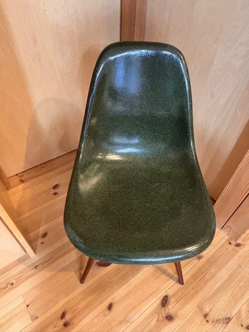 TO27 ハーマンミラー　イームズチェア　サイドシェル