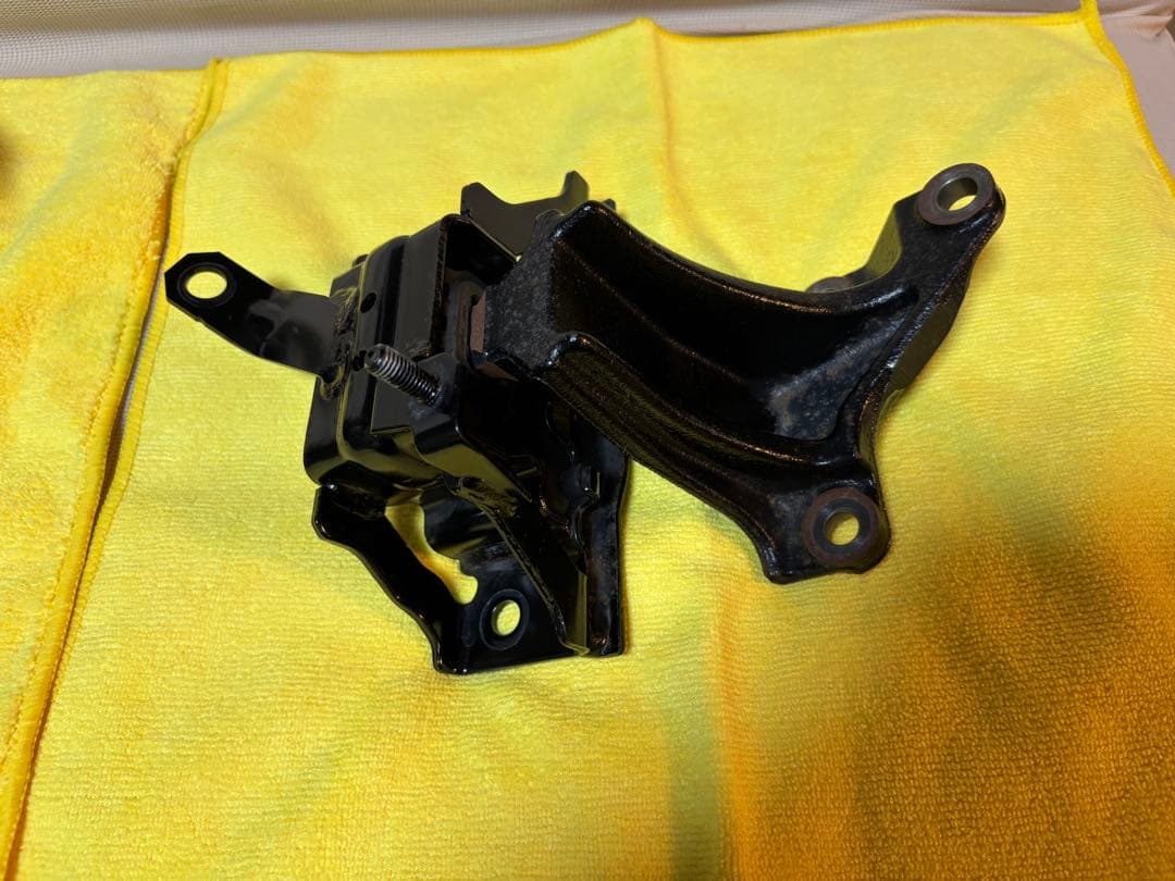 h*0様 アルトワークス 、ターボRS HA36S エンジンマウントセット