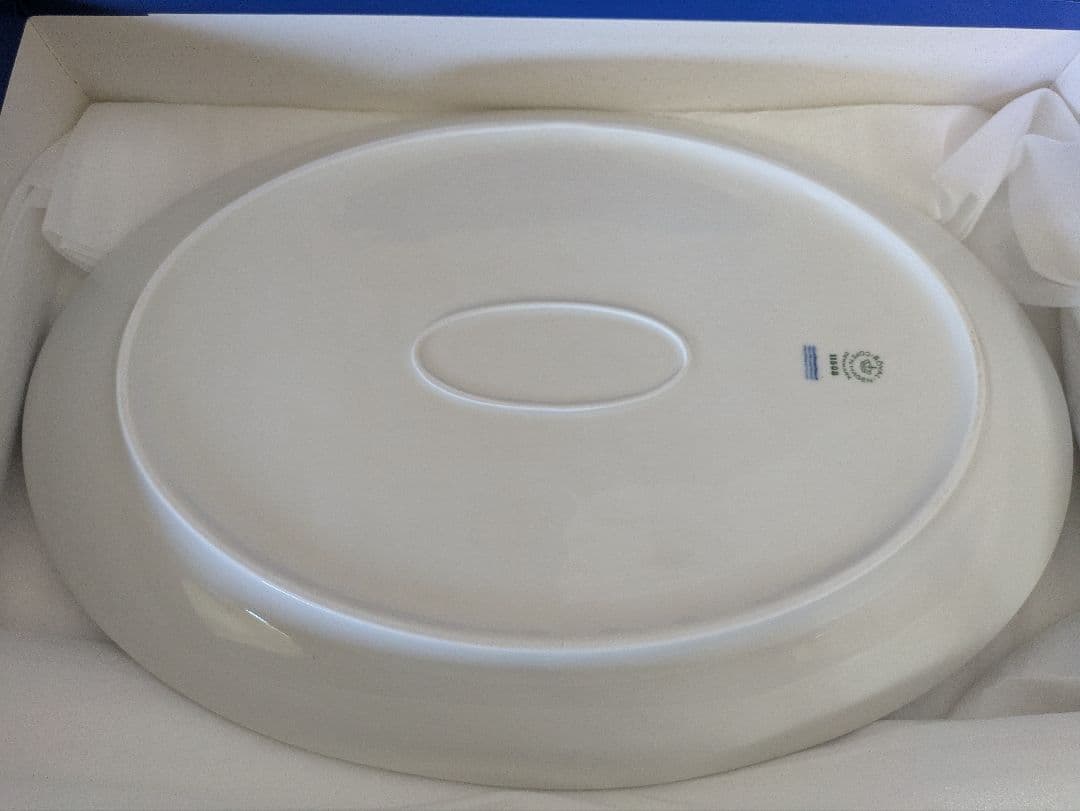 【未使用】  ホワイト レリーフ　1級品　大皿