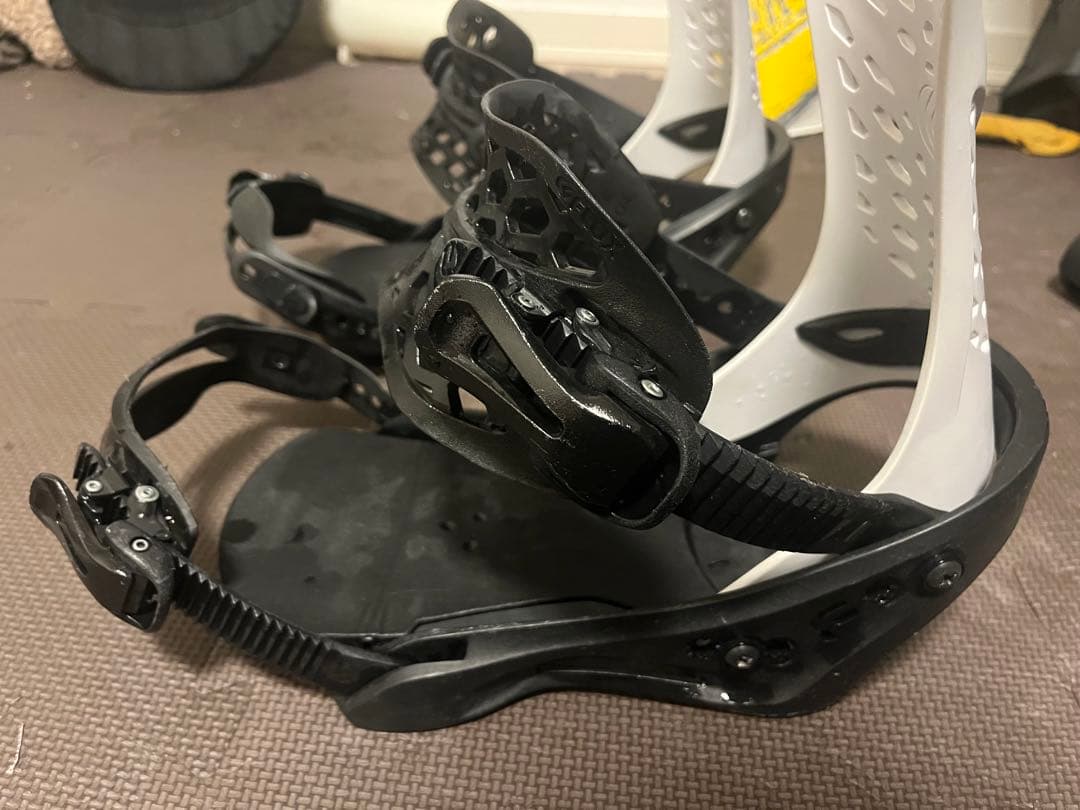 FLUX PR ビンディング ホワイト/ブラック