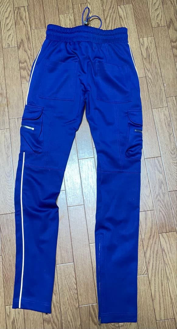 ブルー カーゴパンツ ストーンロゴ