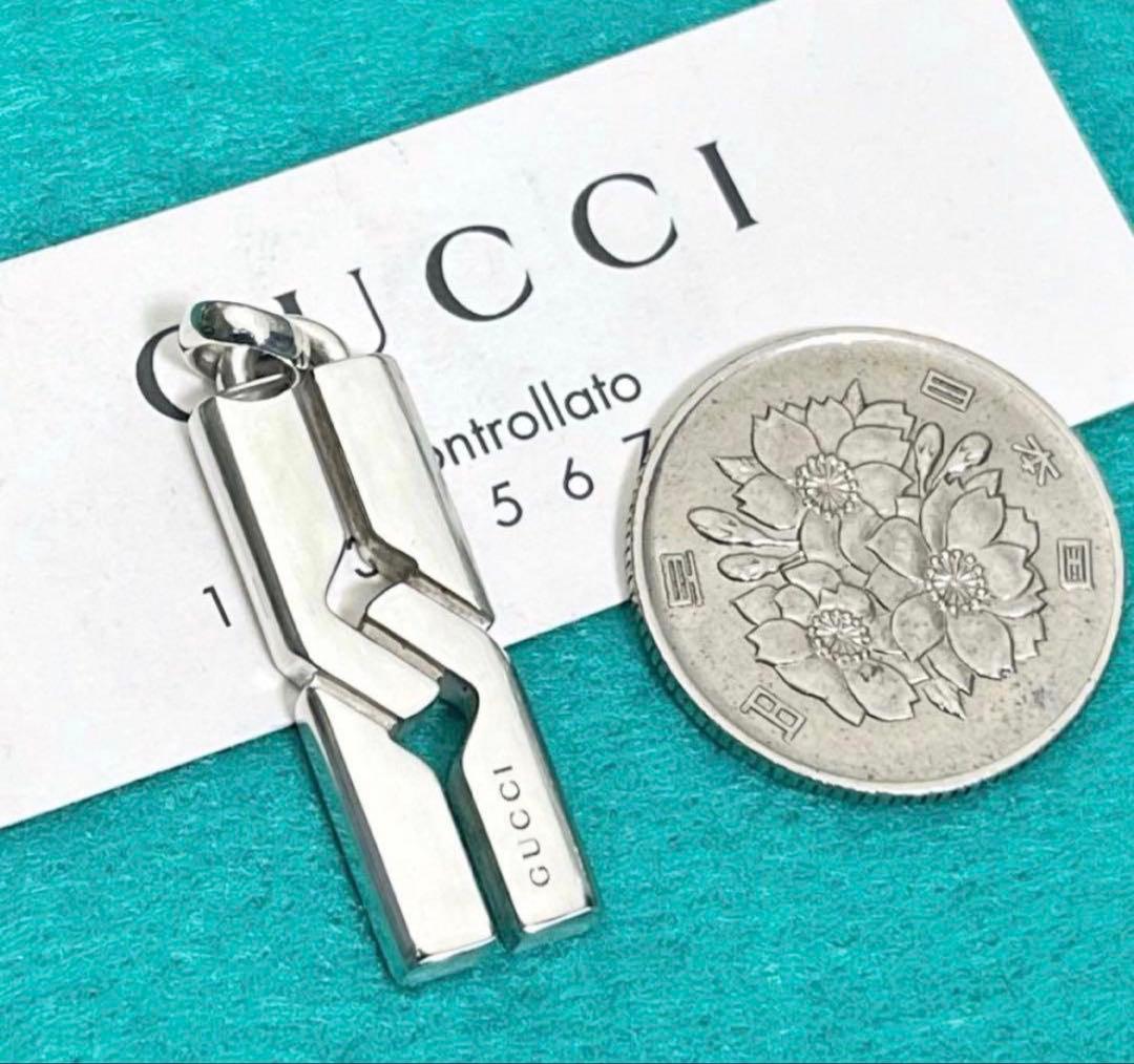 美品　GUCCI ノットペンダント