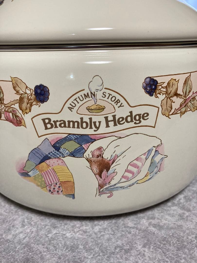 Brambly Hedge ブランブリーヘッジ ホーロー鍋 野ばらの村の物語