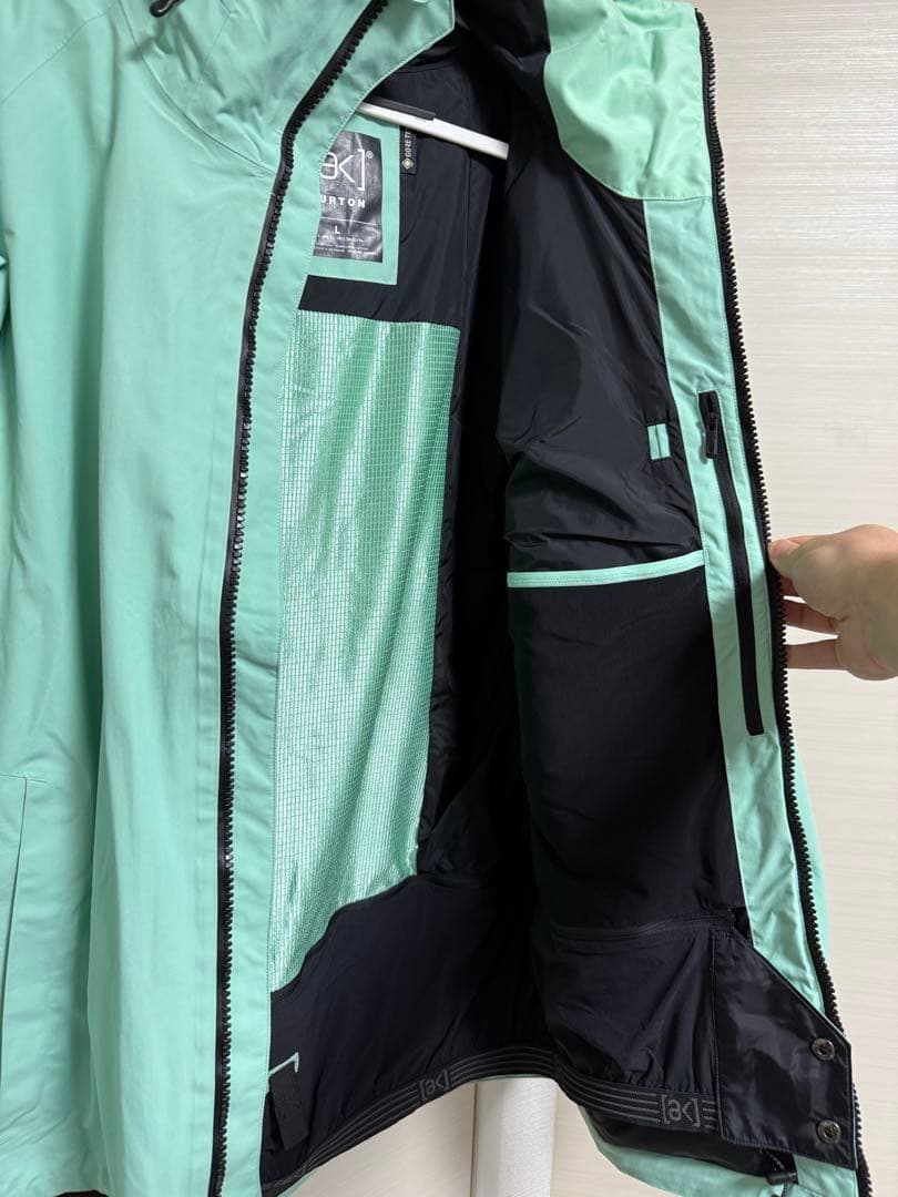 新品未使用　BURTON [ak] GORE-TEXウェア