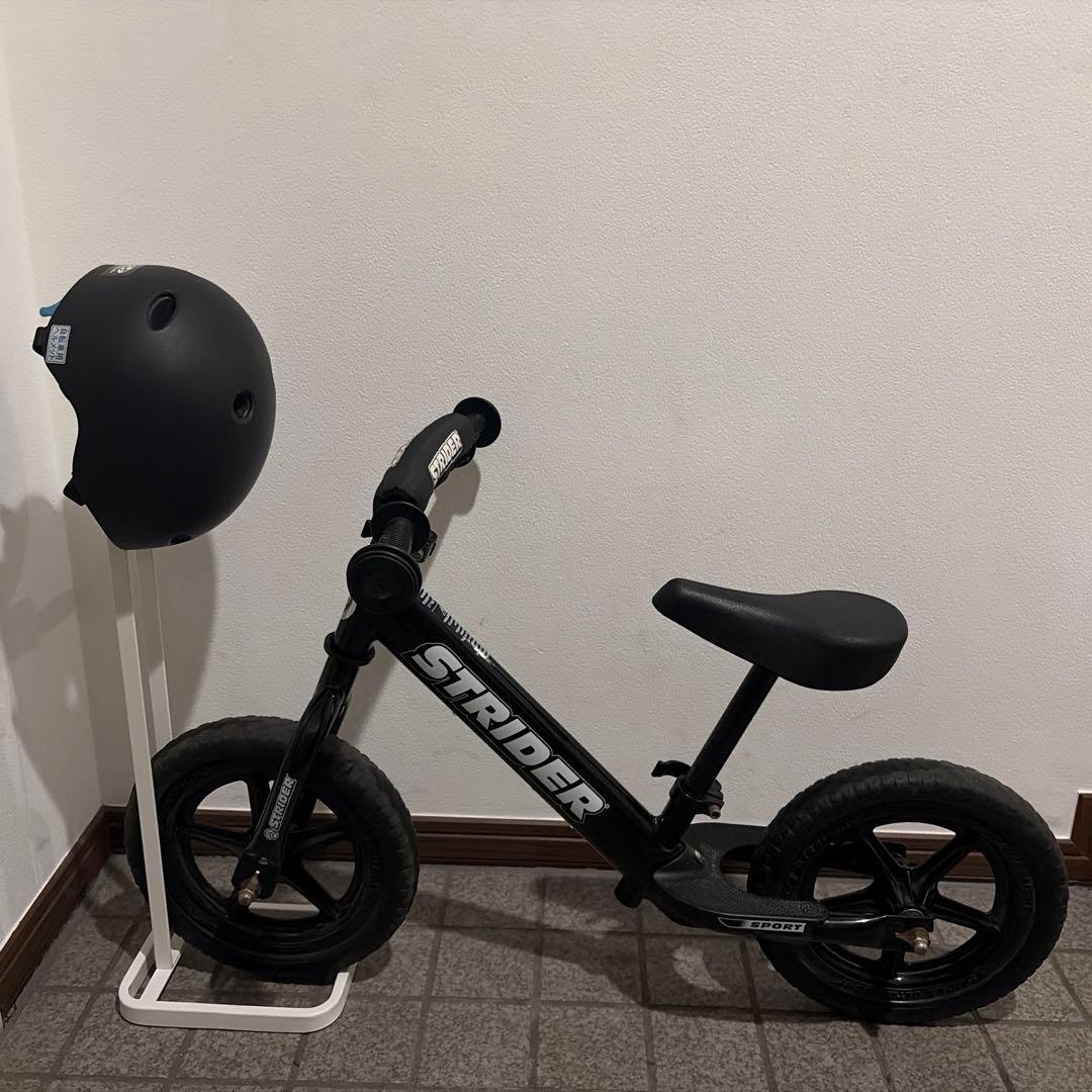 STRIDER ヘルメット　スタンドセット