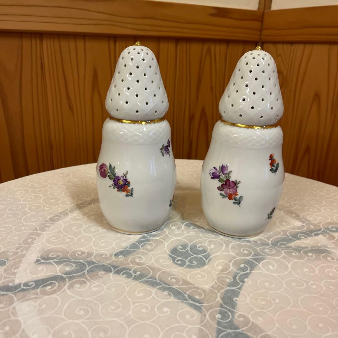   花柄Salt and pepper ２個