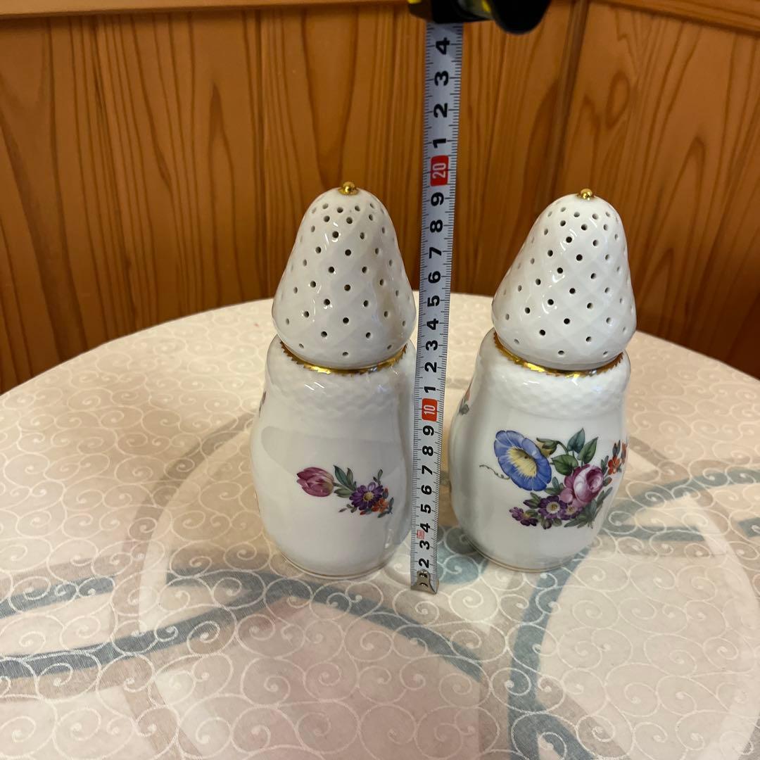   花柄Salt and pepper ２個