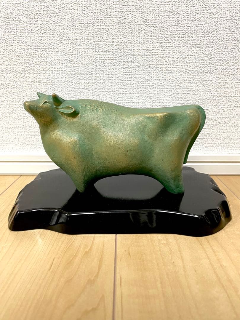 【招福干支】牛の置物(重さ１.１kg)【丑】