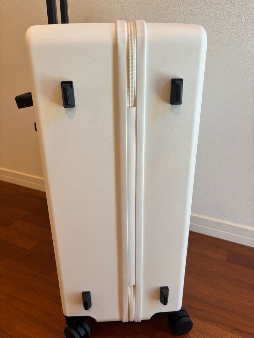 [美品]ACEスーツケース ベベル Mサイズ 63L ミルク（アイボリー）