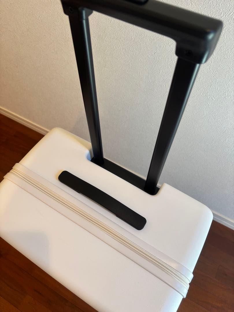 [美品]ACEスーツケース ベベル Mサイズ 63L ミルク（アイボリー）