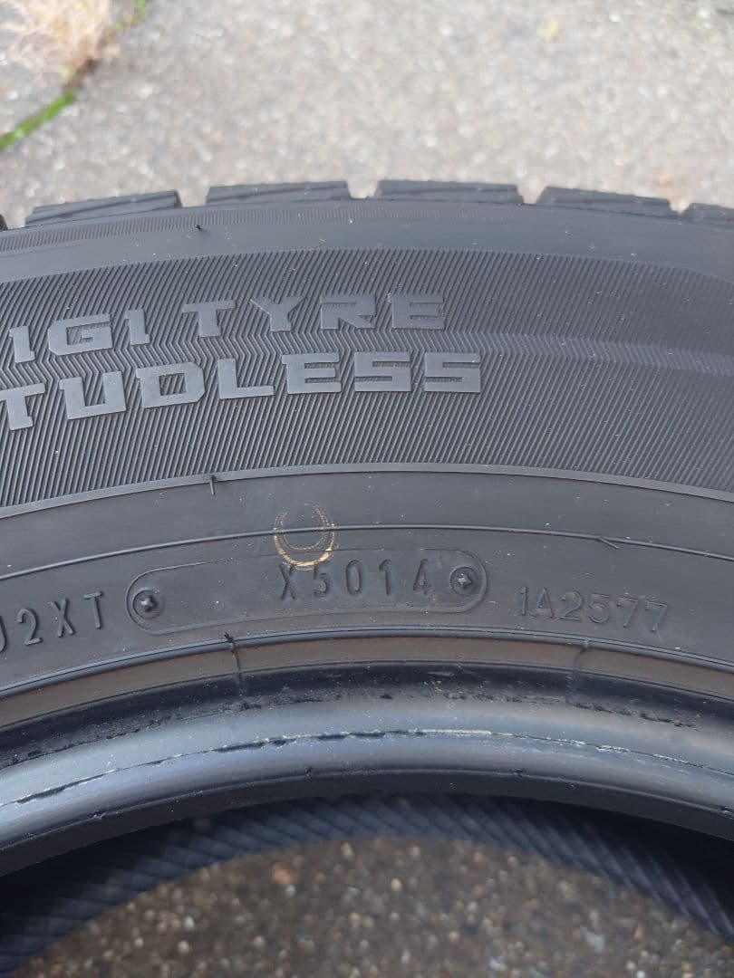 DUNLOP265/60R18スタッドレスタイヤ4本セット