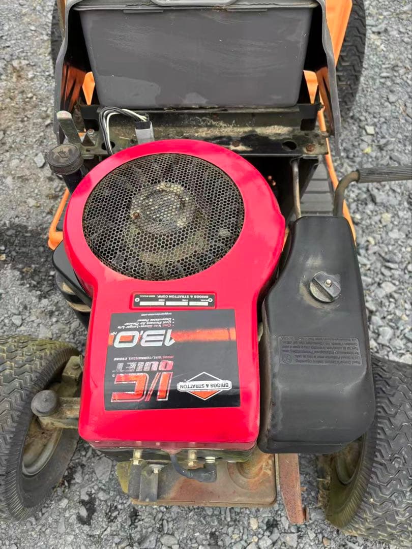 Husqvarna LT 130 草刈り用トラクター茨城县引き取り 限定