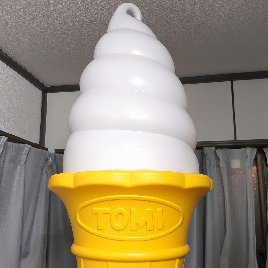 TOMI アイスクリームコーン型ディスプレイ