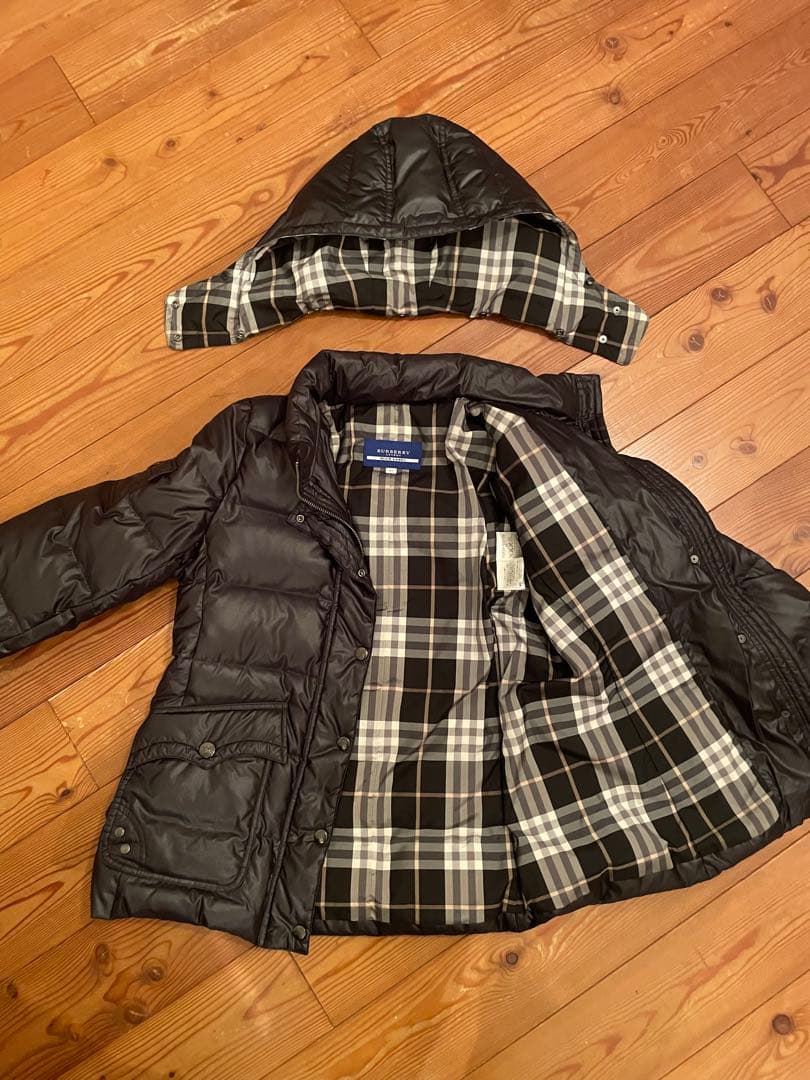 【ミンティー】BURBERRY ブラックダウンジャケット フード付き