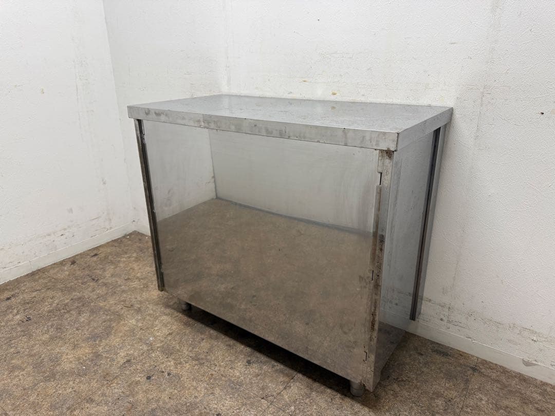 ステンレス　業務用　扉付き作業台　厨房　飲食店　W９００ｘD４５０ｘＨ８００ｍｍ